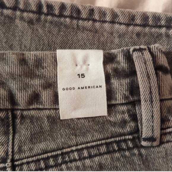 Good American Charcoal Straight Leg Jeans - Picture 4 of 7